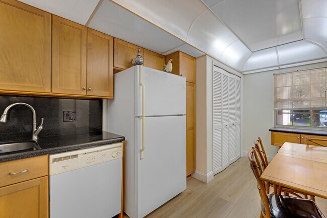 Building Photo - 3621 Oaks Clubhouse Dr