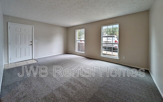 Building Photo - 7201 Arlington Expy