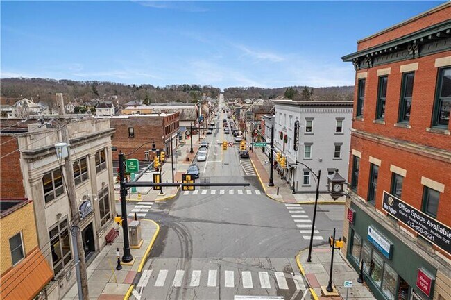 Building Photo - 135 Affinity Dr