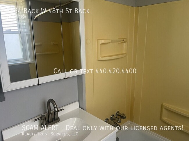 Building Photo - 3664 W 48th St