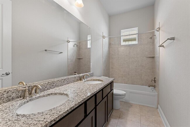 Building Photo - 4660 Katherine Dr