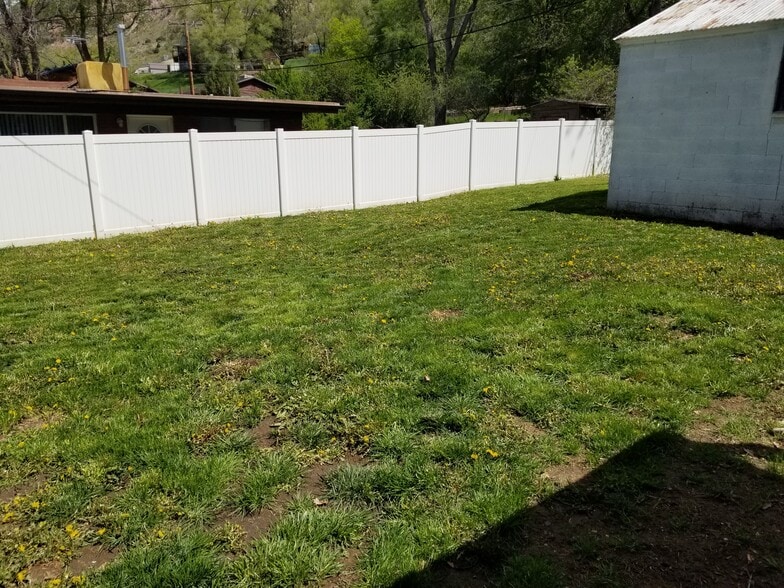 Big private backyard - 170 N Harrison Blvd Main
