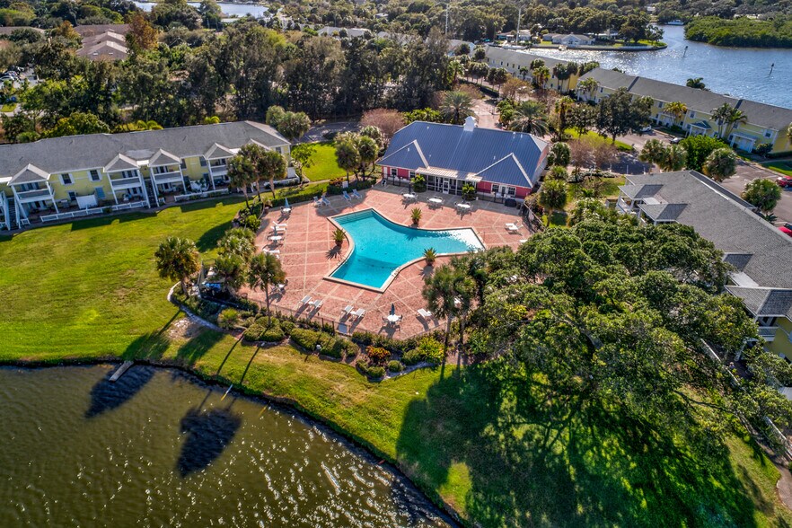 Building Photo - 122 Pompano Dr SE