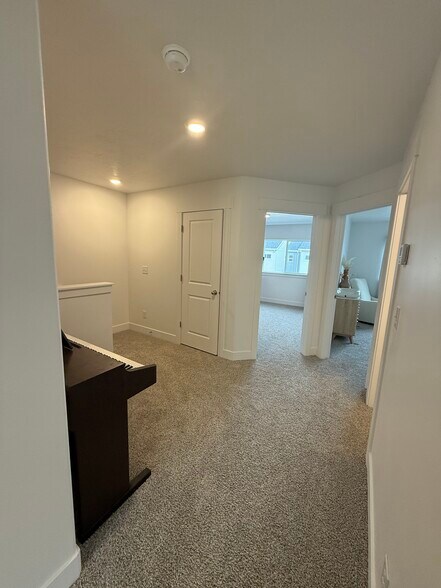 Building Photo - 1396 N 1780 E