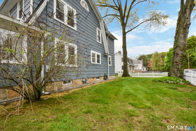 Building Photo - 234 N Pine Creek Rd