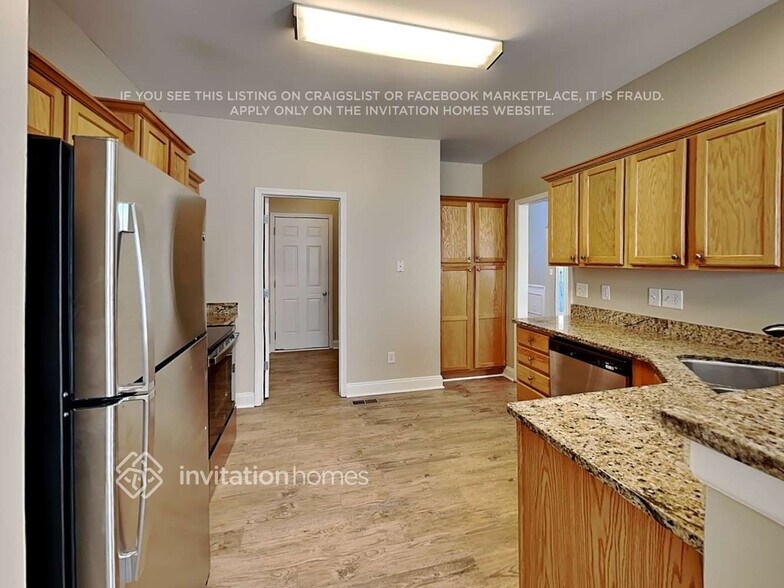 Building Photo - 8295 Mossybrook Ln