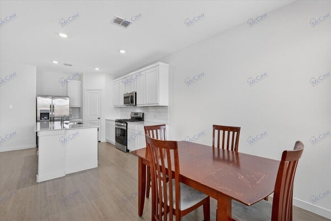 Building Photo - 1306 Eclipse Ln