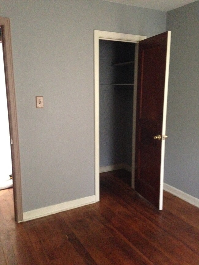 Building Photo - Very nice 3 bedroom/1 bath in El Dorado!