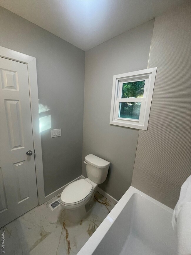 Building Photo - 33 Mailler Ave