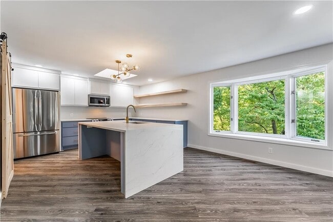Building Photo - 21 Cora Cir