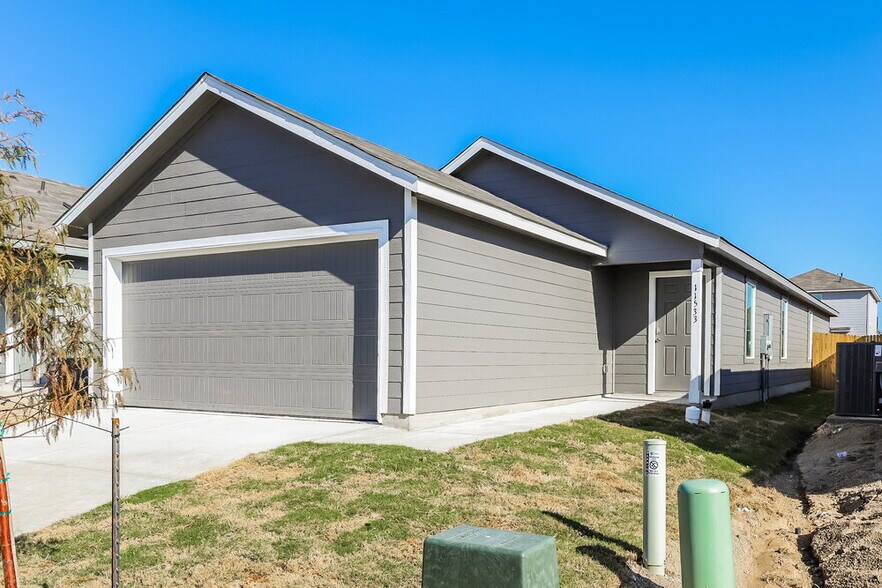 Building Photo - 11533 Chestnut Barr Dr