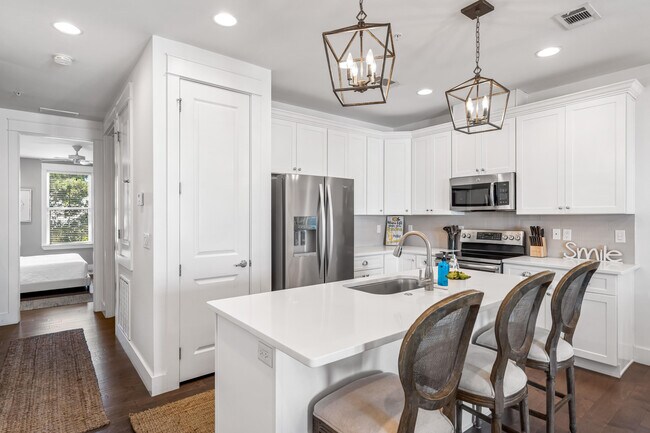 Building Photo - 4923 E County Hwy 30A