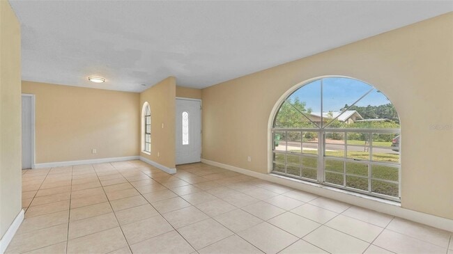 Building Photo - 309 W South Ave