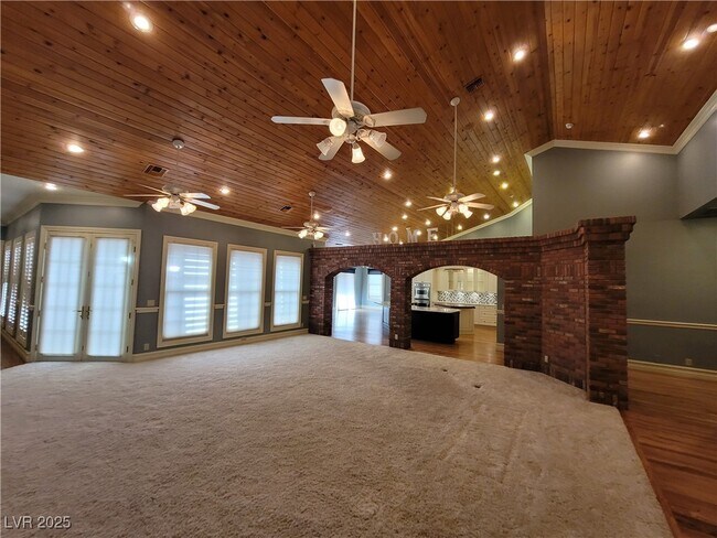 Building Photo - 5110 N Valadez St