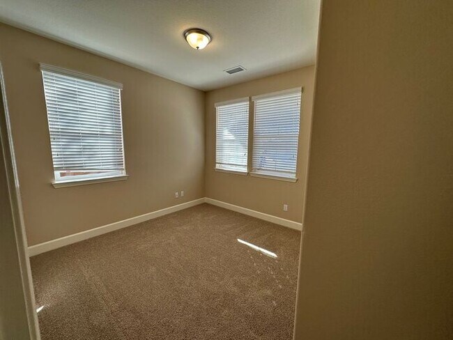 Building Photo - 3310 Vincinato Dr