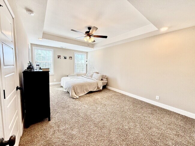 Building Photo - For Rent: Modern 3 Bed, 2.5 Bath Home on S...