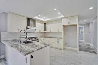 Building Photo - Stunning Single Family Home