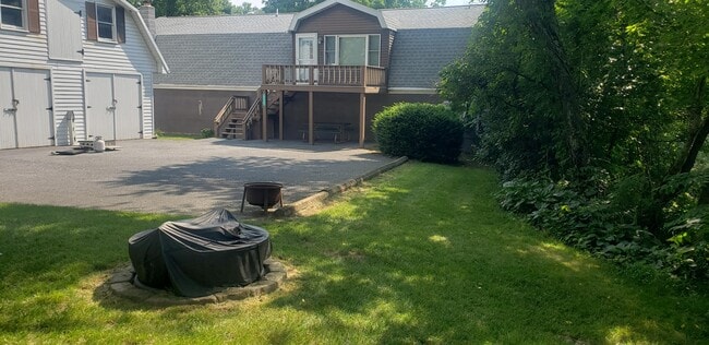 Building Photo - 4215 Valley Rd