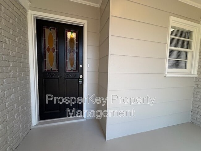 Building Photo - 4013 Toccoa Ave