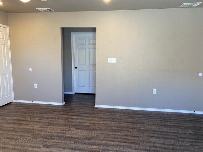 Building Photo - 7401 Waco Ave