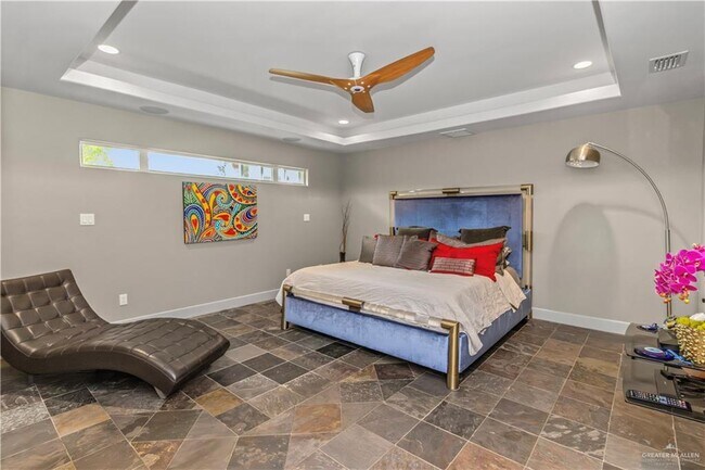 Building Photo - 708 Kiwi Ave