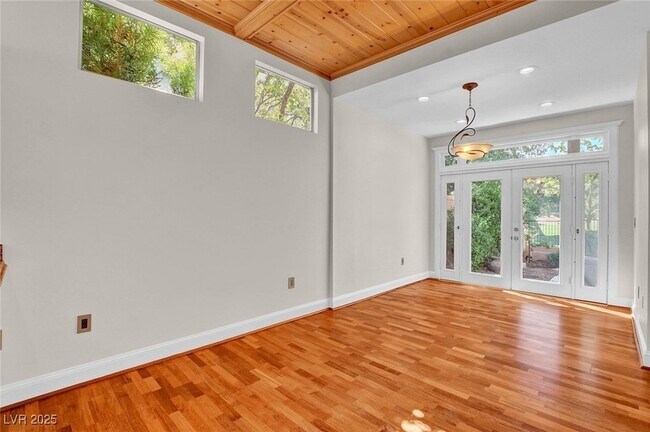 Building Photo - 9005 Opus Dr