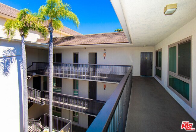 Building Photo - 6001 Canterbury Dr