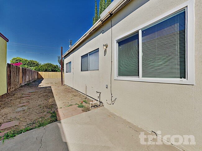 Building Photo - 2333 Nancy Ln