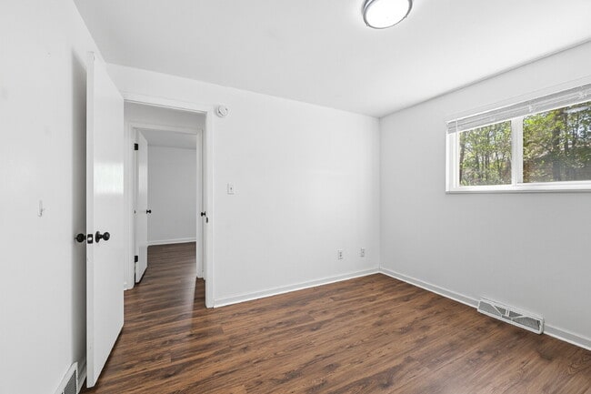 Building Photo - $2,140.95 - 3 bed/1 bath Home in Berthoud with a large backyard