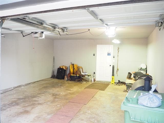 Building Photo - 2317 Shady Grove Dr