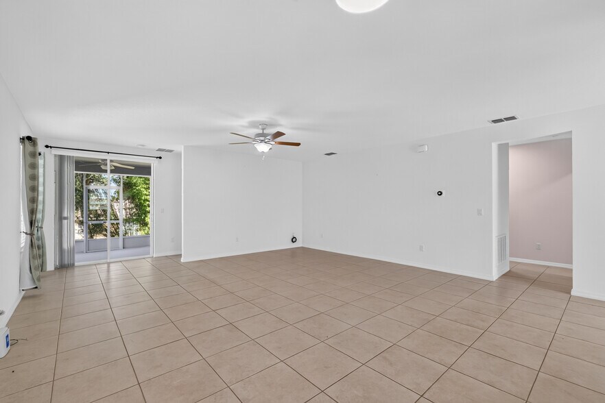 Building Photo - 345 Red Kite Dr