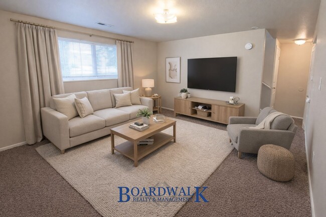 Building Photo - 661/663 N 980 W