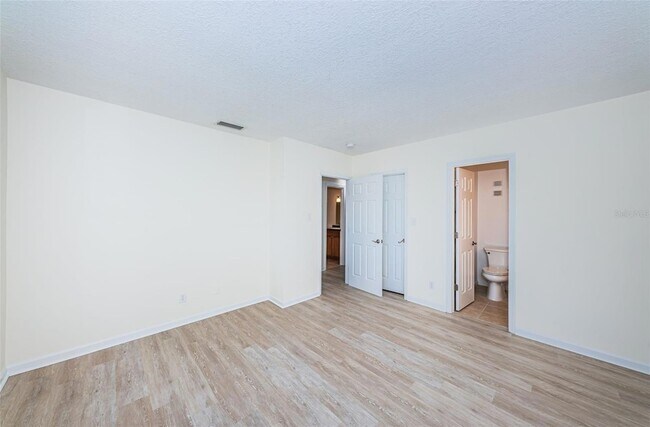 Building Photo - 251 Pompano Dr SE