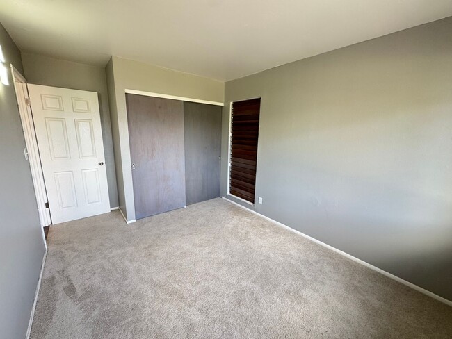 Building Photo - For rent: 98-1433 Kaahumanu St. #F, Aiea, ...