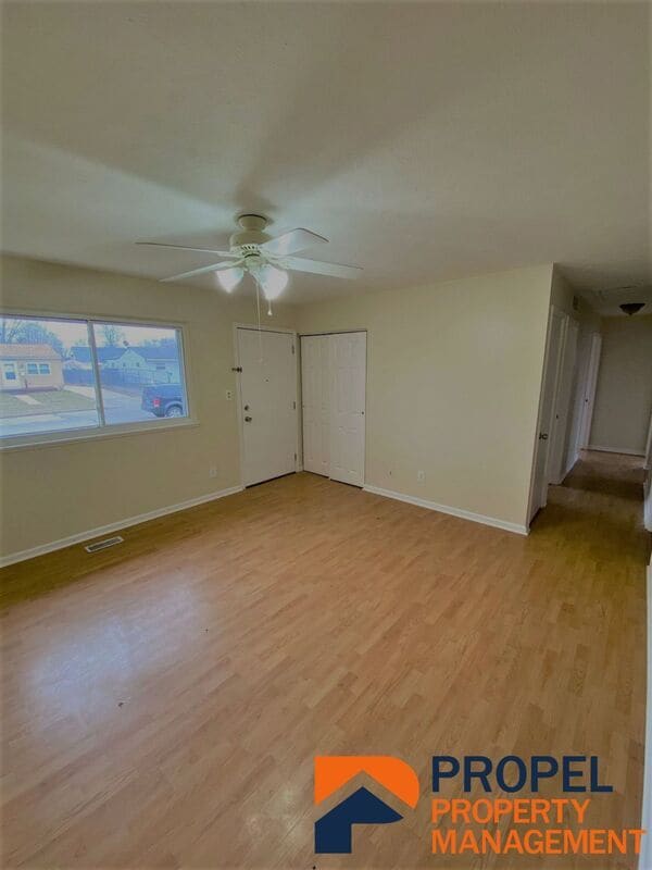 Building Photo - 1201 Red Leaf Ln