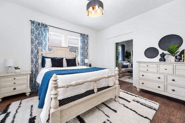 Building Photo - 3412 Ave S