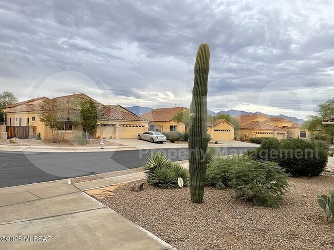 Primary Photo - 12905 N Mesozoic Dr