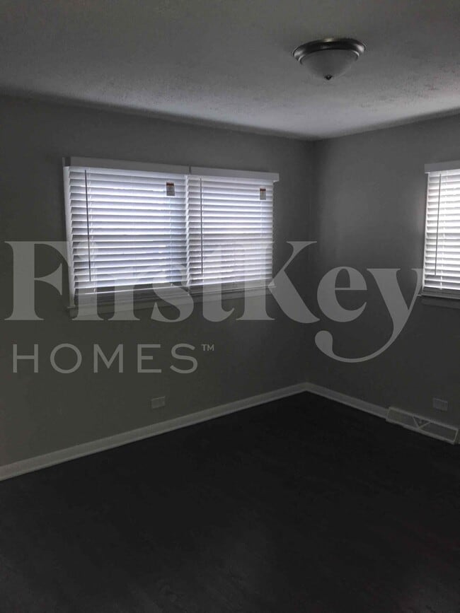 Building Photo - 509 Marie Dr