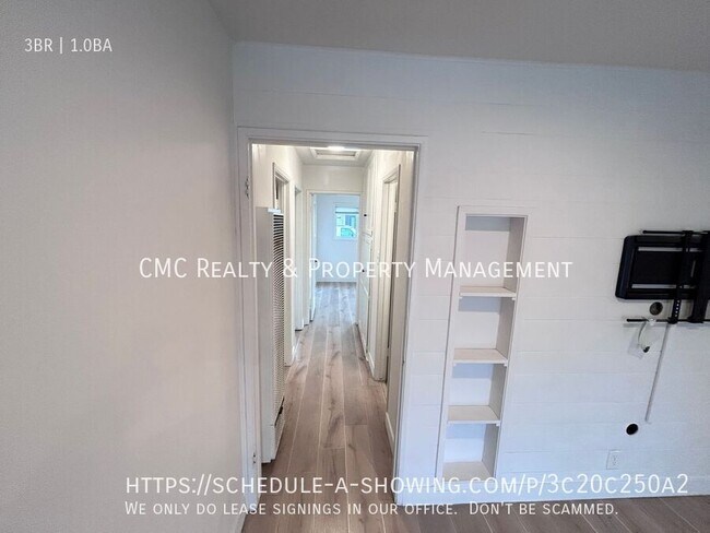 Building Photo - 3009 McNab-