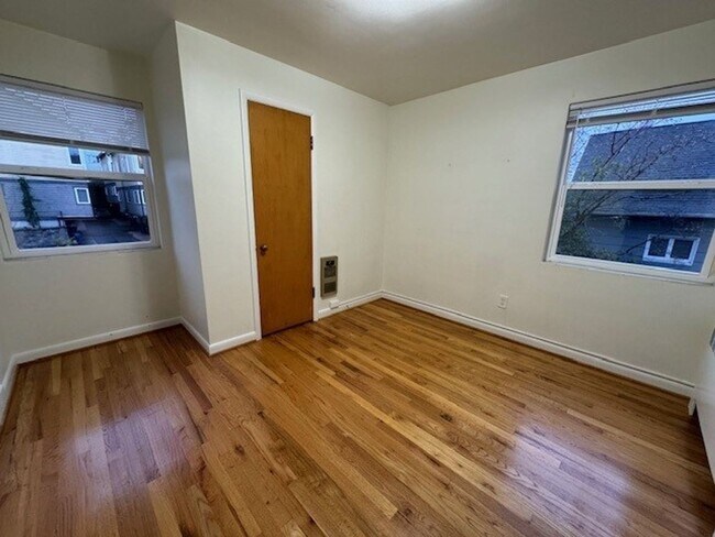 Building Photo - 4300 SW Seattle St