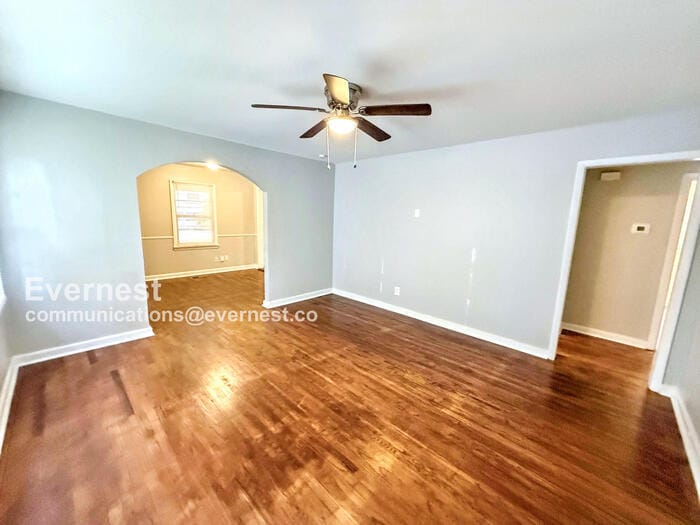 Building Photo - 1309 5th Pl NW