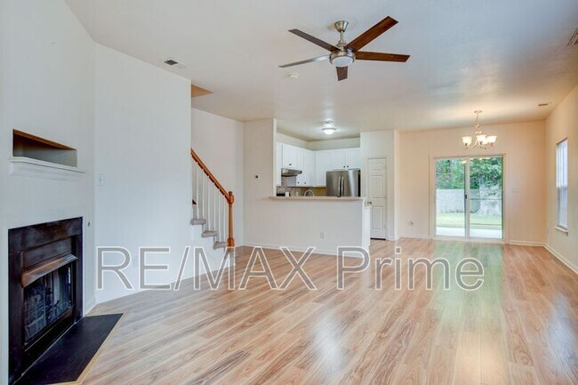 Building Photo - 320 Garcia Dr