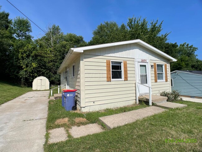 Building Photo - 3 Bedroom 1 Bathroom By Huff Park!!