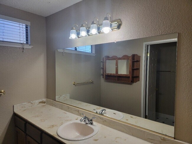 Building Photo - Very Nice 3bd 2 bath House for rent in Cameron Park