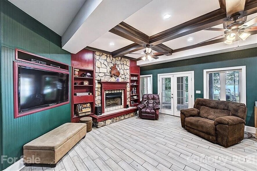 Building Photo - 2427 Mt Isle Harbor Dr