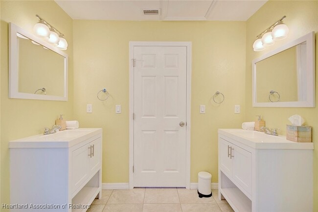 Building Photo - 4706 Mercado Dr