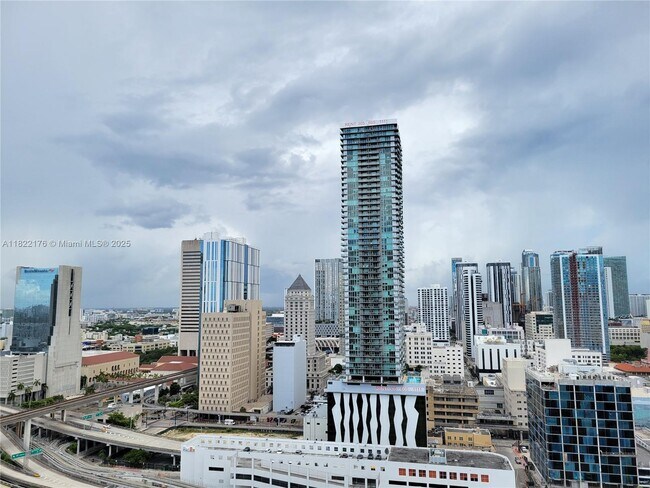 Building Photo - 350 S Miami Ave