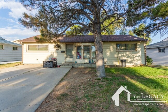 Primary Photo - 250 Siskin St