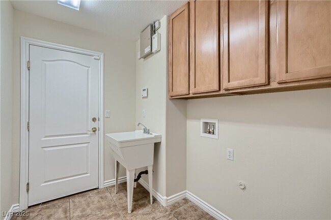 Building Photo - 3625 Alcantara Ln