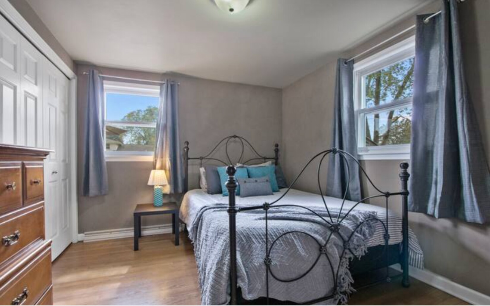 Building Photo - 1071 Kenwood St